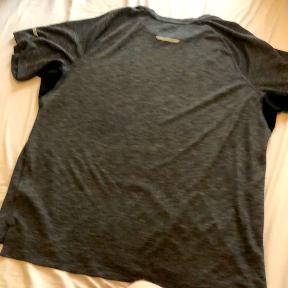 Men’s XL Champion grey workout shirt - Picture 2 of 2